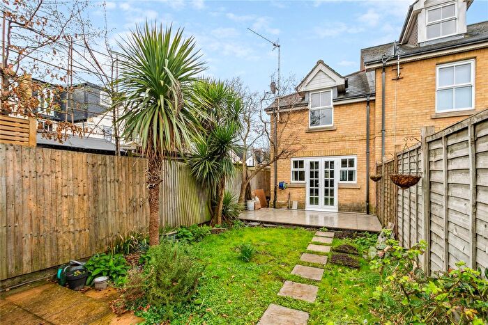 2 Bedroom Detached House To Rent In Harper Mews, London, SW17