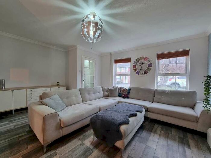 3 Bedroom Semi-Detached House To Rent In Abbotts Close, Syston, Leicester, LE7