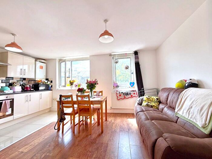 4 Bedroom Flat To Rent In Seyssel Street, Isle Of Dogs, London, E14