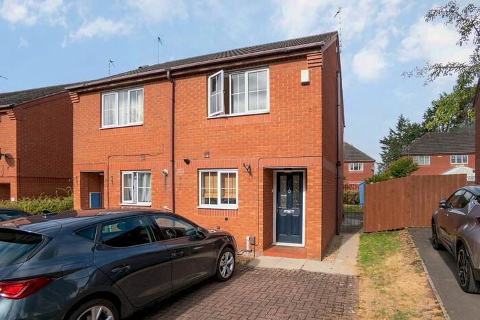 2 Bedroom Semi-Detached House To Rent In Tillingham Road, Humberstone, Leicester, LE5