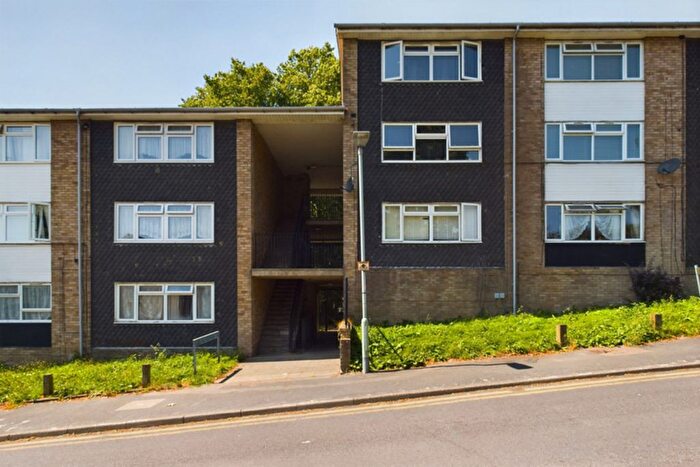 1 Bedroom Flat To Rent In Heather Way, Hemel Hempstead, HP2