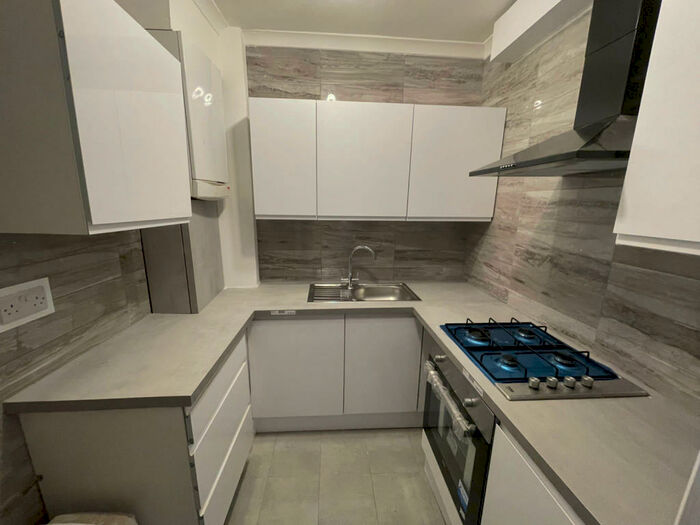 2 Bedroom Flat To Rent In Green Lanes, Newwington Green, N16