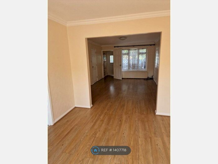 3 Bedroom Semi-Detached House To Rent In Carshalton Road, Sutton, SM1