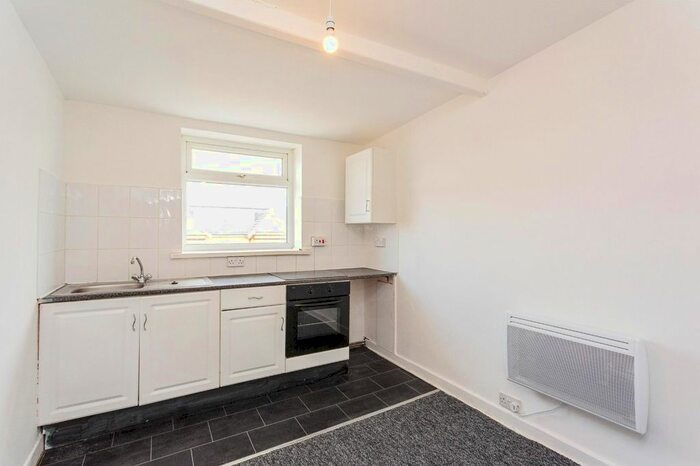 1 Bedroom Flat To Rent In Holmfield Road, Blackpool, Lancashire, FY2