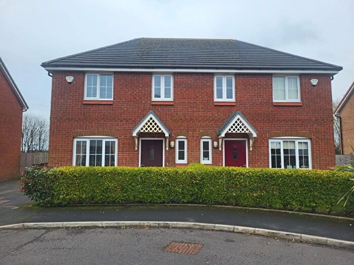 4 Bedroom Semi-Detached House To Rent In Blake Street, Rochdale, Greater Manchester, OL16
