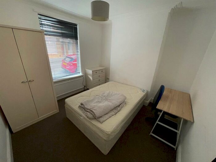 3 Bedroom Terraced House To Rent In Blaydes Street, Hull, HU6