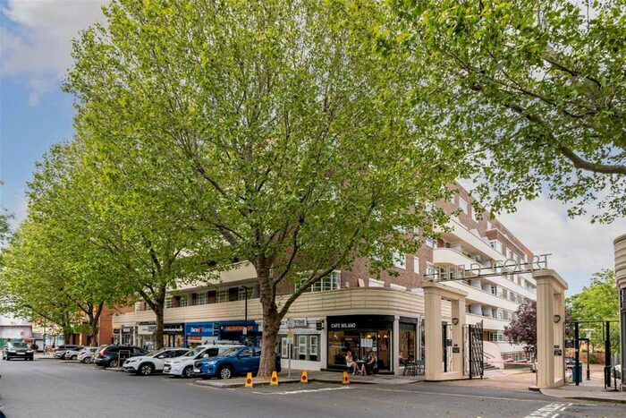 2 Bedroom Flat To Rent In Sheen Road, Richmond, TW9