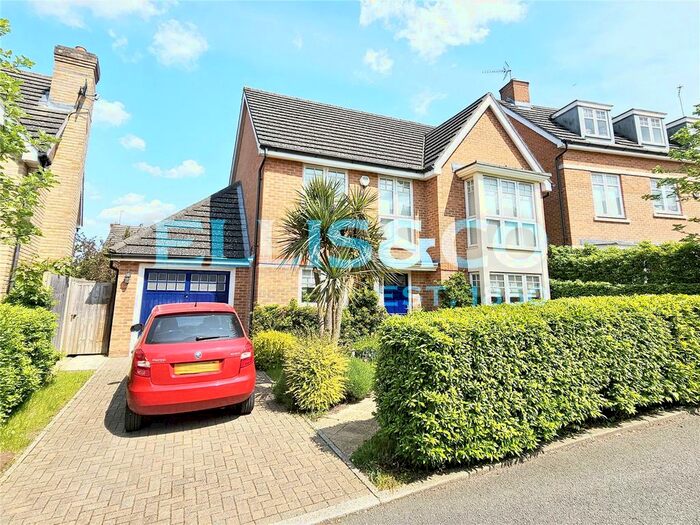 4 Bedroom Detached House To Rent In Padelford Lane, Stanmore, Middlesex, HA7
