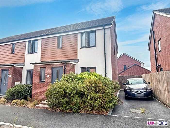 3 Bedroom End Terrace House For Sale In Channings Drive, Tithebarn, Exeter, EX1