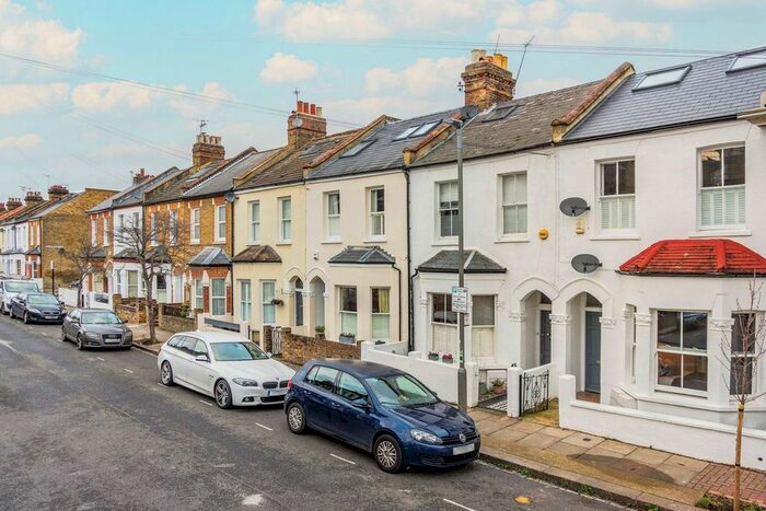 2 Bedroom Flat To Rent In Camborne Road, Southfields, London, SW18