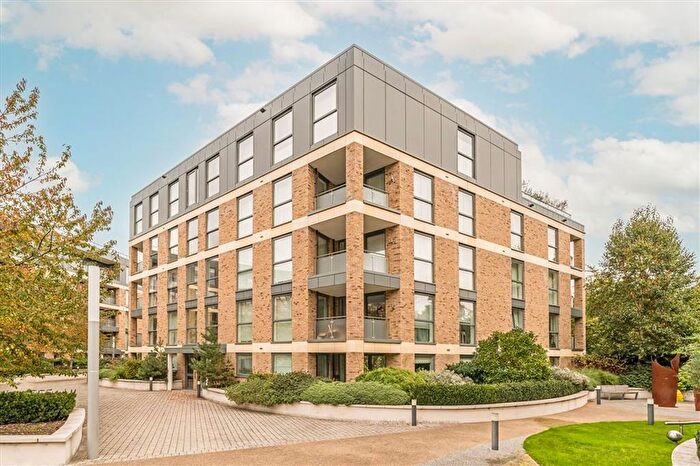 2 Bedroom Flat To Rent In Levett Square, Kew, TW9