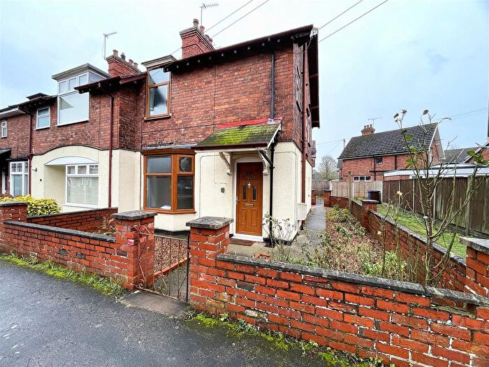 3 Bedroom End Terrace House For Sale In Olympia Crescent, Selby, YO8