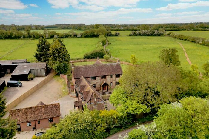 8 Bedroom Link Detached House For Sale In Fullers Hill, Hyde Heath, Amersham, HP6