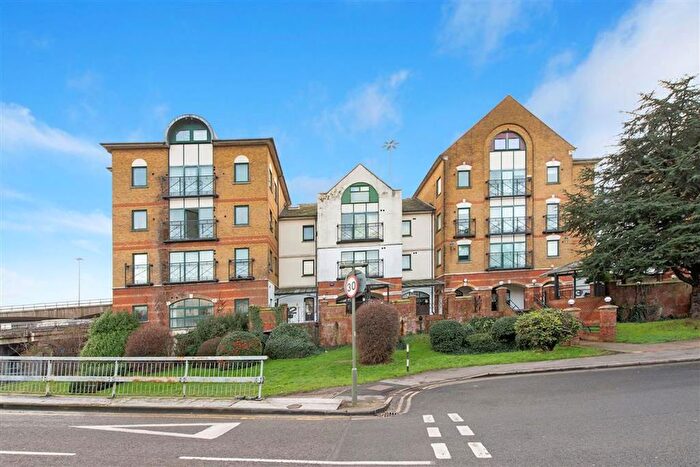 Studio To Rent In Brent Cross Gardens, Brent Cross, NW4