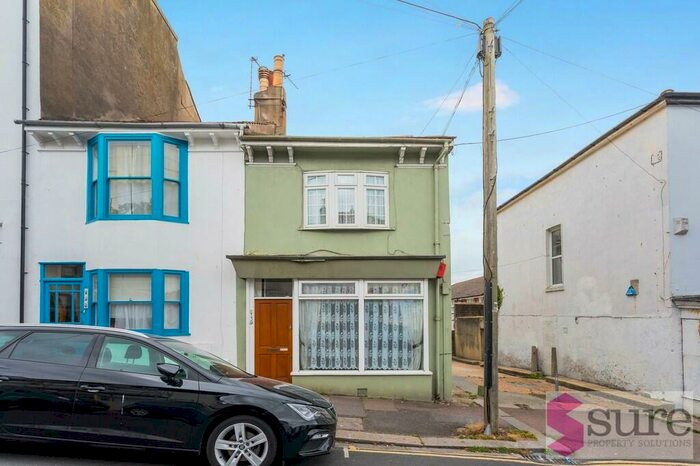 3 Bedroom End Of Terrace House To Rent In Islingword Road, Brighton, BN2