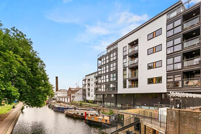 2 Bedroom Flat To Rent In Angel Wharf, London, N1