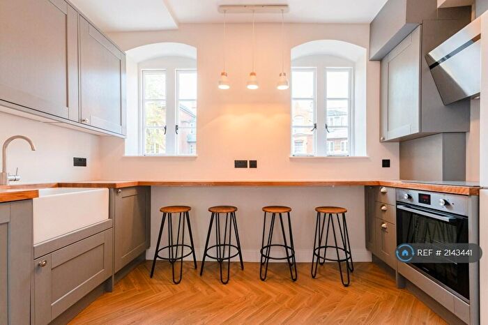 3 Bedroom Flat To Rent In Taplow House, London, E2