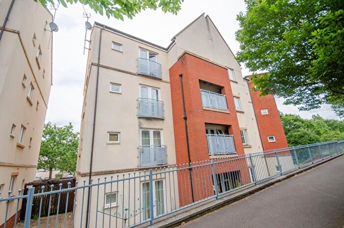 1 Bedroom Flat To Rent In Arnold Road, Mangotsfield, Bristol, BS16