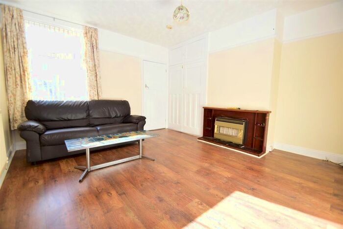 2 Bedroom Flat To Rent In Chillingham Road, Heaton, NE6