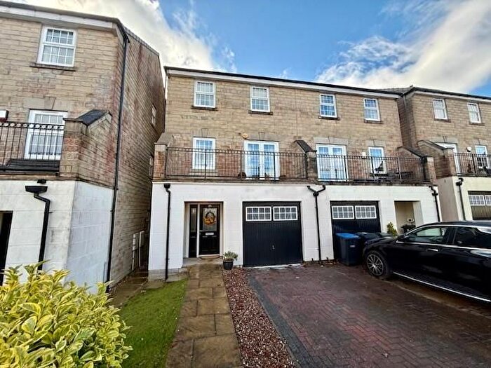 4 Bedroom Semi Detached House For Sale In Burwood Drive, Queensbury, BD13