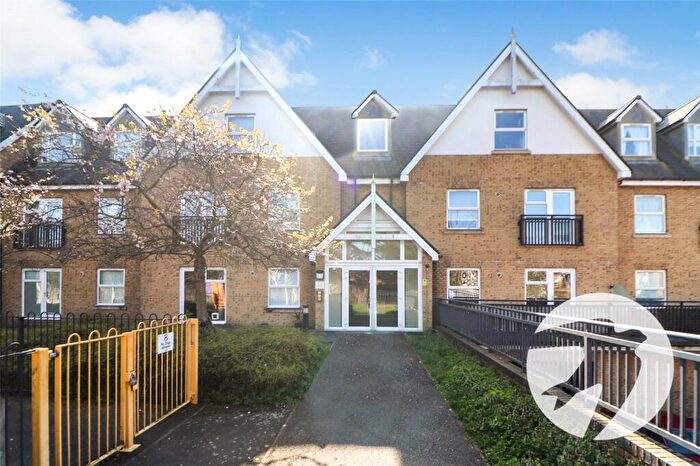 1 Bedroom Flat For Sale In Tanners Close, Crayford, Dartford, DA1