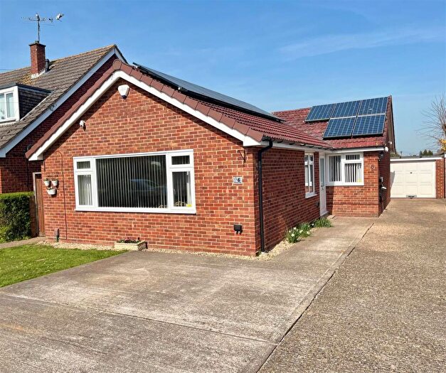 3 Bedroom Detached Bungalow For Sale In Downland Way, Durrington, Salisbury, SP4