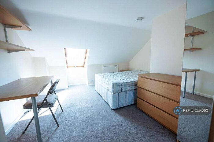 4 Bedroom Terraced House To Rent In Foxhill Road, Reading, RG1