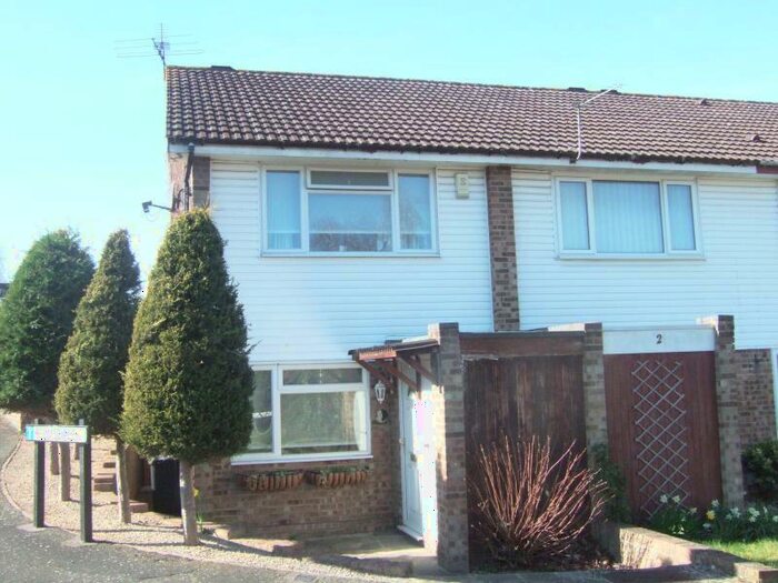 2 Bedroom Semi-Detached House To Rent In Helmsdale, St Johns, GU21