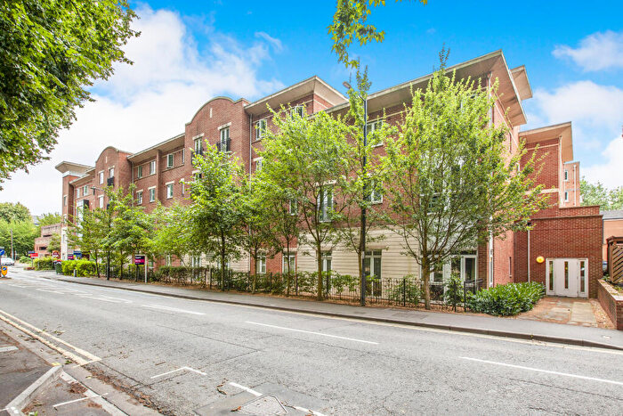 1 Bedroom Apartment To Rent In Grenfell Road, SL6