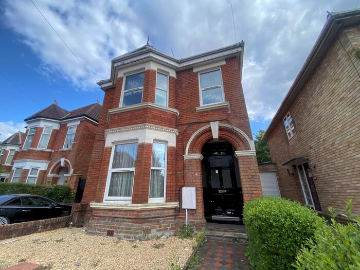 2 Bedroom Flat To Rent In Phillimore Road, SO16