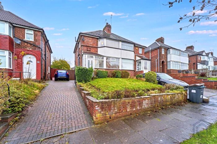 3 Bedroom Semi Detached House For Sale In , Dyas Avenue, Great Barr, B42