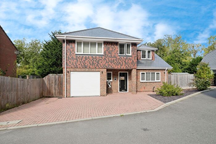 4 Bedroom Detached House For Sale In Shining Cliff, Hastings, TN34