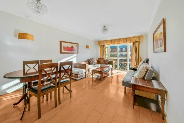 2 Bedroom Flat To Rent In Derwent Court, Eleanor Close, Canada Water, London, SE16