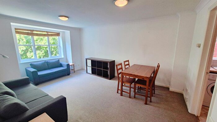 2 Bedroom Flat To Rent In Anthony Court, Malting Way, TW7