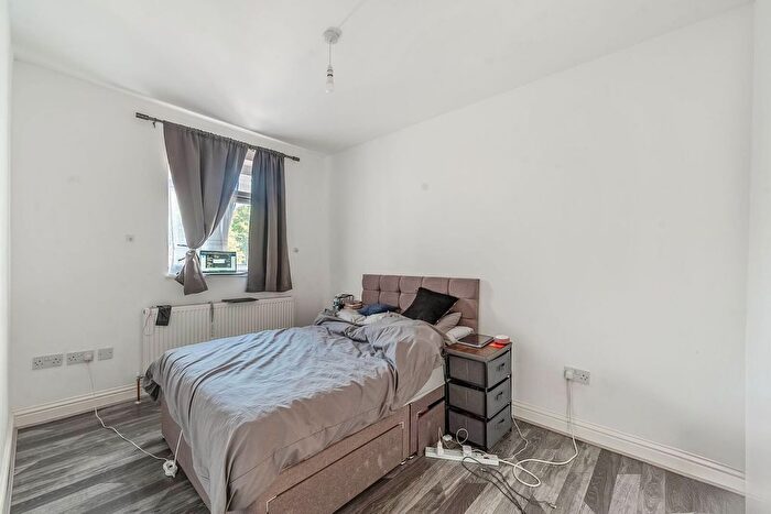 Studio To Rent In Lyncroft Avenue, Pinner, HA5