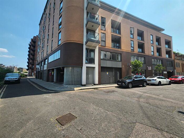 1 Bedroom Flat To Rent In Ramsgate Street, London, E8