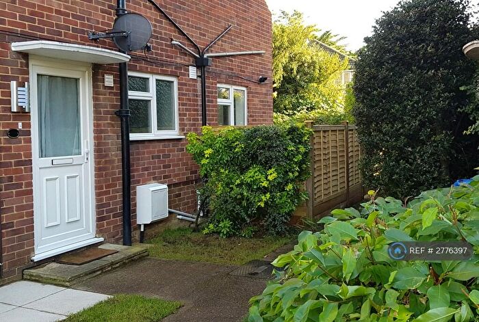 2 Bedroom Maisonette To Rent In Brunswick Close, Walton-On-Thames, KT12