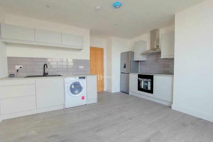 1 Bedroom Flat To Rent In Cyncoed Road, Cyncoed, Cardiff, CF23