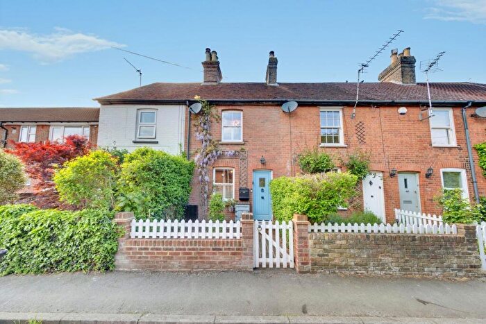 2 Bedroom Terraced House For Sale In Shepherds Lane, Beaconsfield, HP9