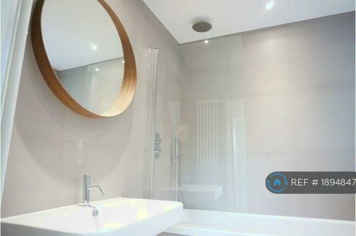 2 Bedroom Flat To Rent In Brockley, London, SE4