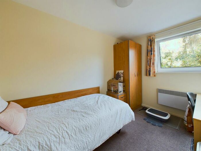 2 Bedroom Flat For Sale In Crown Station Place, Liverpool, L7