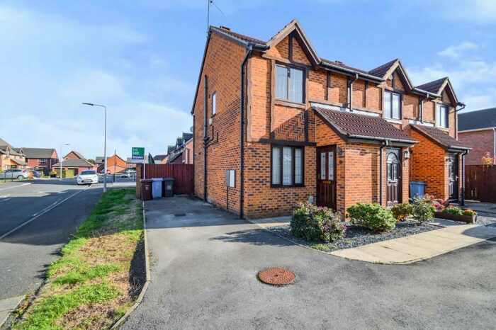 2 Bedroom End Of Terrace House To Rent In Wisteria Way, Howdale Road, Hull, HU8