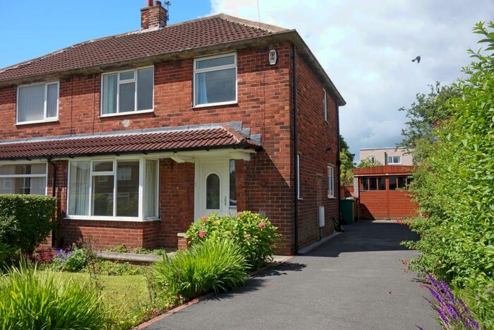 3 Bedroom Semi-Detached House To Rent In Peckover Drive, Pudsey, Leeds, LS28