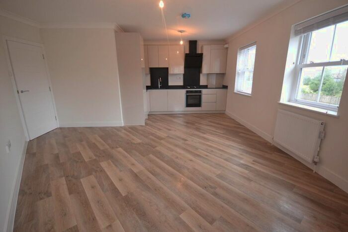 1 Bedroom Flat To Rent In Wokingham Road, Reading, Berkshire, RG6