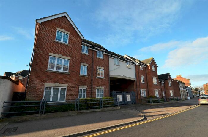 2 Bedroom Flat To Rent In Buckingham Street, Aylesbury, HP20