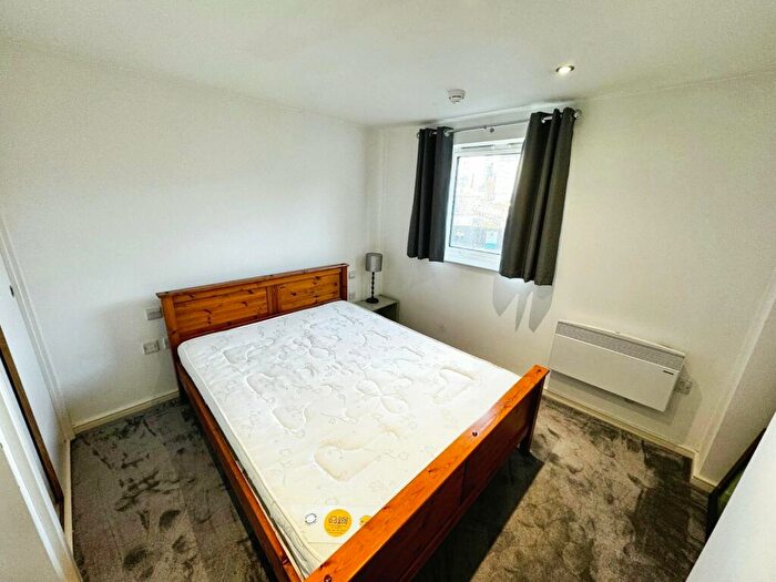 1 Bedroom Flat To Rent In Trinity One, East Street, Leeds, West Yorkshire, LS9