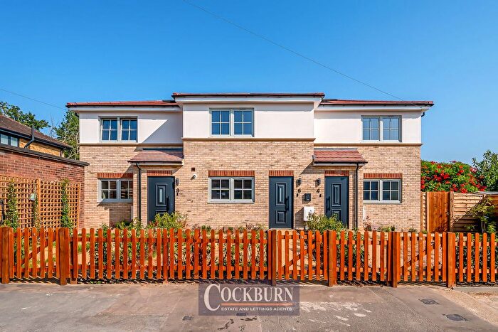 3 Bedroom Terraced House For Sale In Hainault Street, London, SE9