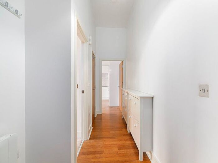 2 Bedroom Flat To Rent In Commercial Road, East End Mission, E1
