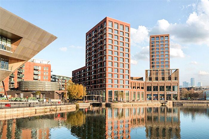 2 Bedroom Flat To Rent In Surrey Quays Road, London, SE16