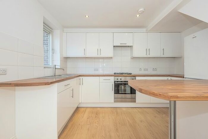 4 Bedroom Flat To Rent In Chevington, Garlinge Road, London, NW2